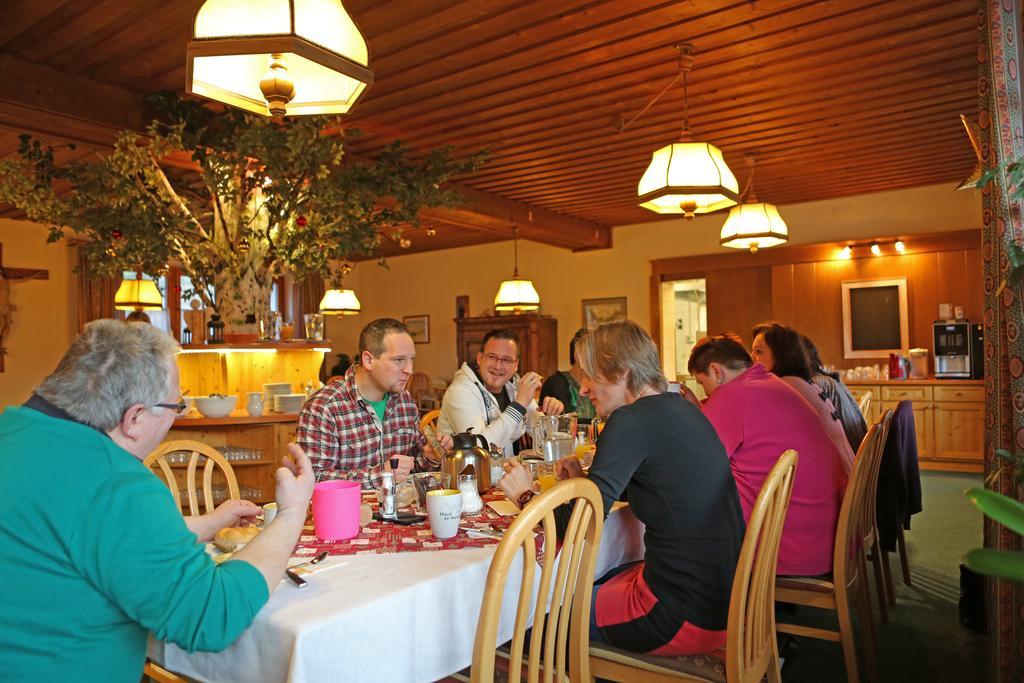 Haus Der Begegnung Hotel โกเซา ภายนอก รูปภาพ